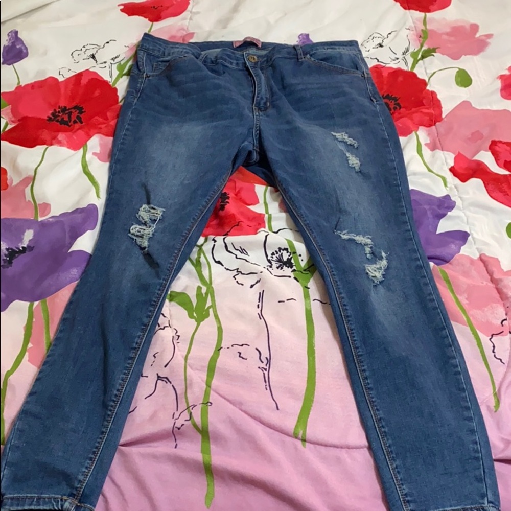 Skinny ripped jeans
